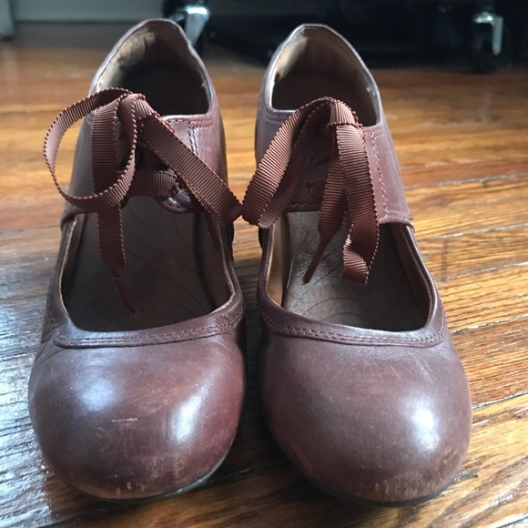 <<>> Clarks: Lace-up heels <<>> - Picture 6 of 7